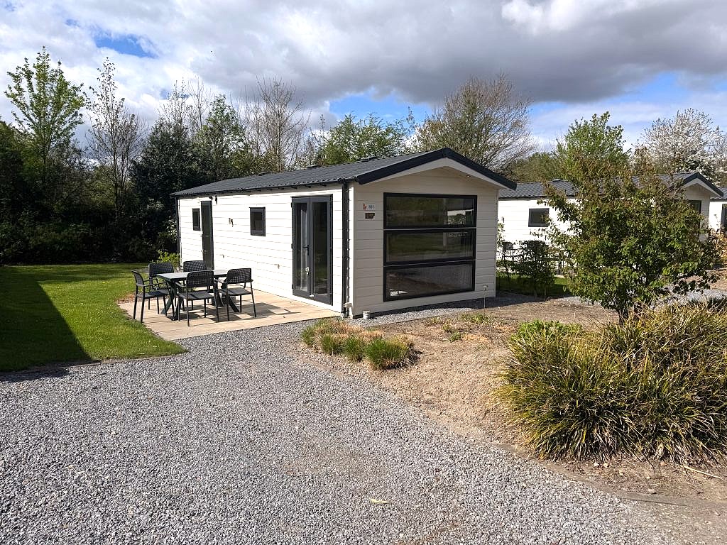 Type Berkel 4p Berkel 4 personen woning Vakantiehuis Berkel 4p Recreatiewoning Berkel Kavel 831 Berkel EuroParcs Zuiderzee Berkel Vrijstaande Berkel woning Berkel 4p buitenzijde Vakantiehuis met tuin Berkel 4p tuinzicht Groene tuin Berkel Berkel 4p terras Terras vakantiehuis Berkel Berkel 4p woonkamer Ruime woonkamer Berkel Berkel 4p eetgedeelte Open woonkamer Berkel Berkel 4p keuken Moderne keuken Berkel Berkel 4p badkamer Slaapkamer Berkel 4p Tweepersoonsbed Berkel 2 eenpersoonsbedden Berkel Berkel 4p slaapkamer 1 Berkel 4p slaapkamer 2 Inbouwkast Berkel woning Berkel 4p licht interieur Veel lichtinval Berkel Grote ramen Berkel 4p Berkel 4p hoge plafonds Zonnig terras Berkel Tuin met gazon Berkel Omheind perceel Berkel Parkeerplaats Kavel 831 Privé parkeerplek Berkel Rustige ligging Berkel 4p Groene omgeving Berkel Vakantiehuis natuur Berkel Comfortabel Berkel 4p Onderhoudsarme woning Berkel Centrale verwarming Berkel Kunststof kozijnen Berkel Berkel 4p keukenhoek Berkel 4p tuin en terras Vakantiehuis EuroParcs Recreatiepark Berkel woning Berkel 4p investering Recreatiewoning 4 personen Berkel 4p licht en ruim Vakantiehuis met uitzicht Berkel 4p groen gelegen Rust en natuur Berkel Zuiderzee Flevoland Biddinghuizen Walibi